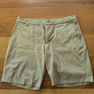 Men’s lululemon 32 khakis shorts
